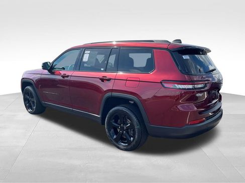 Used 2024 Jeep Grand Cherokee L Limited w/ Black Appearance Package AWD/4WD image 3