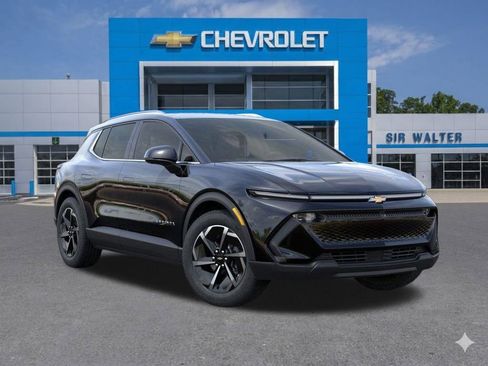 New 2026 Chevrolet Equinox EV LT image 8