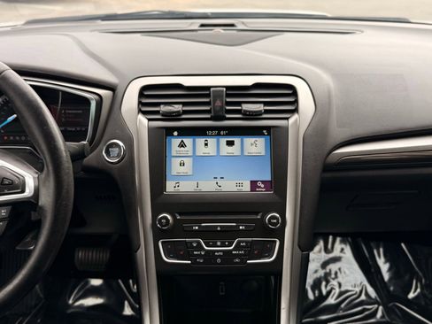 Used 2018 Ford Fusion SE w/ Equipment Group 602A image 23