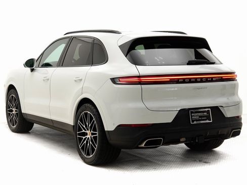 Used 2025 Porsche Cayenne image 3
