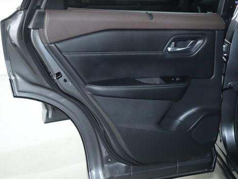 Certified 2023 Nissan Rogue SV w/ SV Premium B Package AWD/4WD image 13