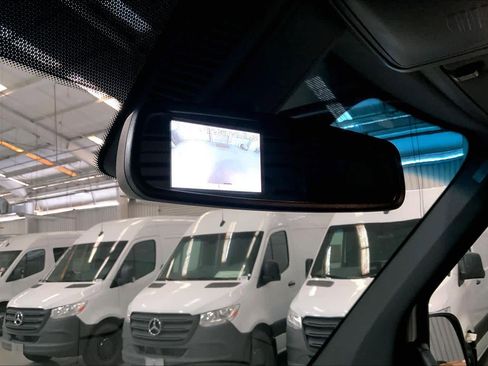 Used 2025 Mercedes-Benz Sprinter 2500 image 21