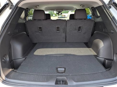 Used 2024 Chevrolet Blazer LT w/ Convenience Package FWD image 19