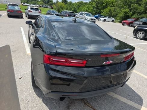 Used 2017 Chevrolet Camaro LT RWD image 4