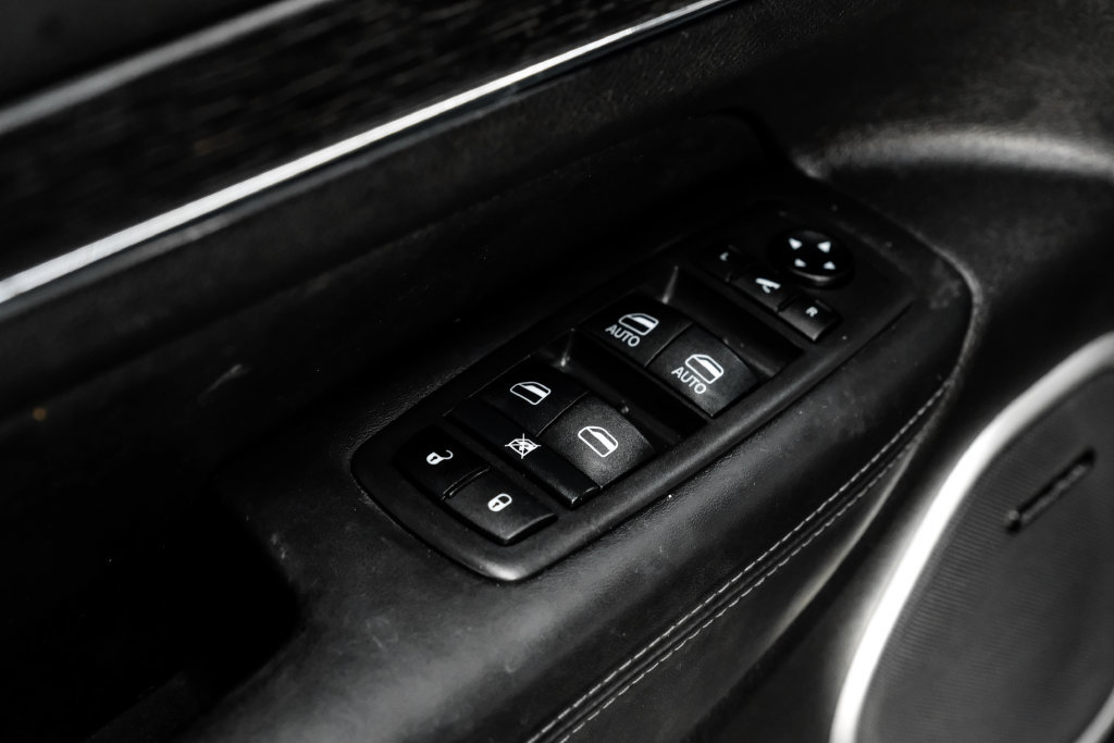 Used 2021 Jeep Grand Cherokee Summit AWD/4WD image 47