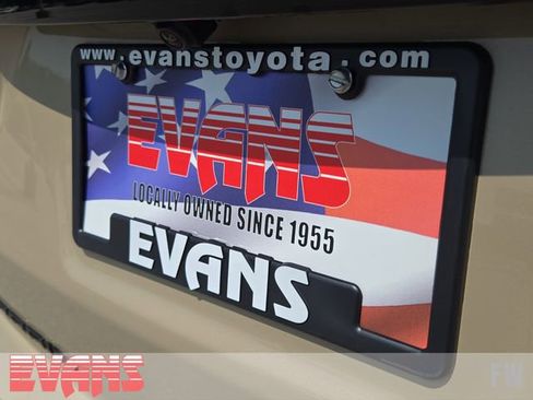 Used 2023 GMC Terrain SLE w/ Driver Convenience Package image 32