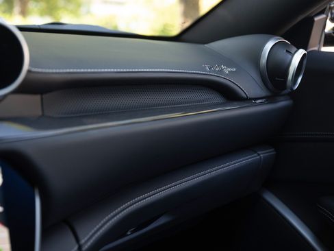 Used 2020 Ferrari Portofino RWD image 52