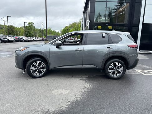 Used 2023 Nissan Rogue SV AWD/4WD image 2