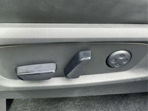Used 2022 Nissan Pathfinder SL AWD/4WD image 26