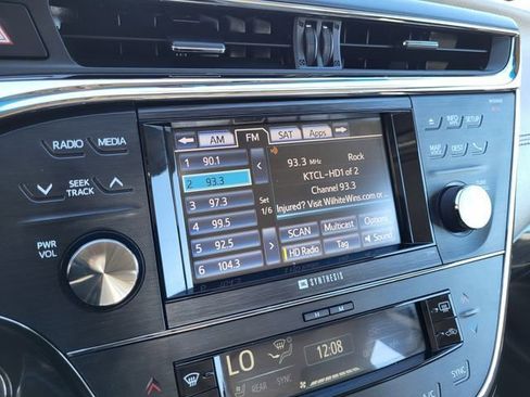 Used 2013 Toyota Avalon Limited w/ Technology Pkg image 16