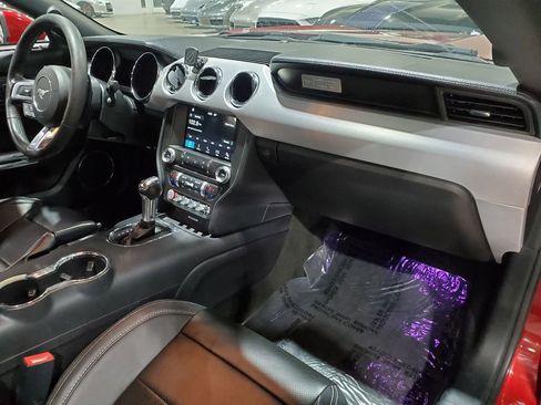 Used 2017 Ford Mustang Premium image 14