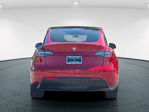 Used 2024 Tesla Model Y 2WD image 6