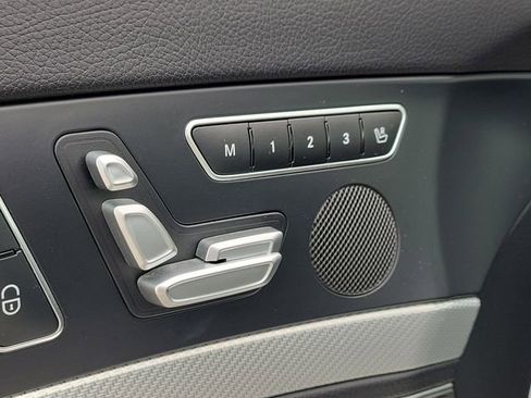 Used 2017 Mercedes-Benz SL 550 w/ Driver Assistance Package image 12