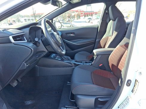 Used 2025 Toyota Corolla SE image 14