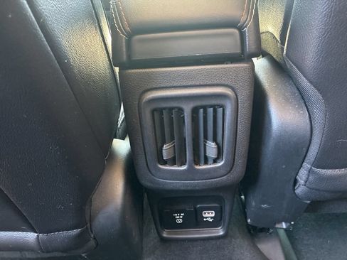 Used 2019 Jeep Compass Latitude w/ Popular Equipment Group FWD image 16