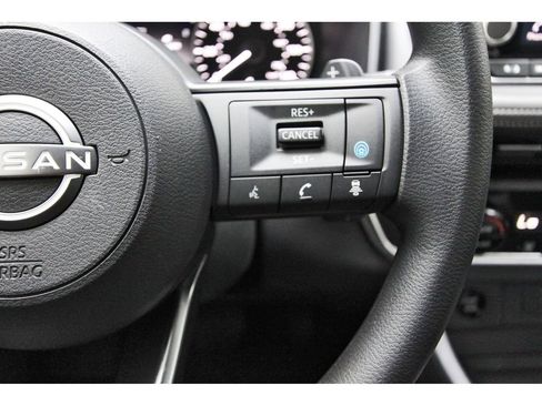 Used 2024 Nissan Rogue SV FWD image 16