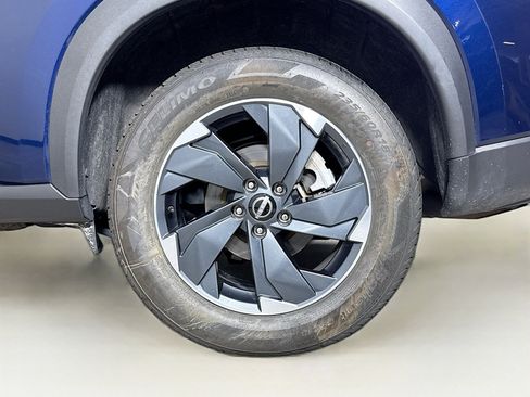 Used 2024 Nissan Rogue SV AWD/4WD image 35