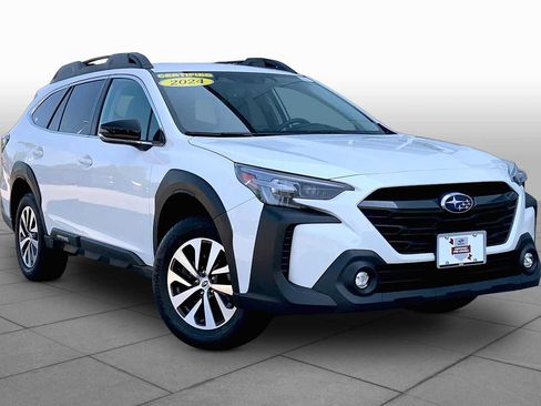 Used 2024 Subaru Outback Premium AWD/4WD image 3