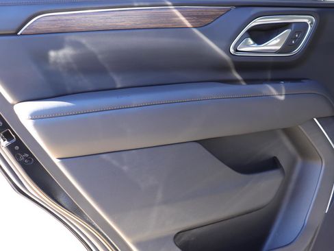 Used 2024 Chevrolet Tahoe High Country image 12