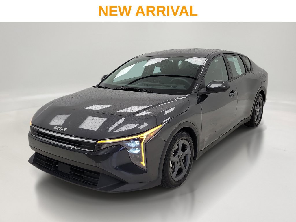 Used 2025 Kia K4 FWD image 1