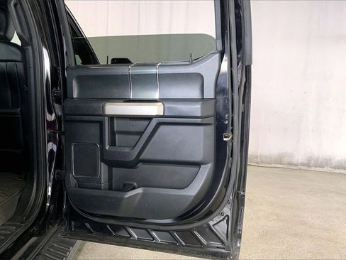 Used 2019 Ford F150 Lariat image 23