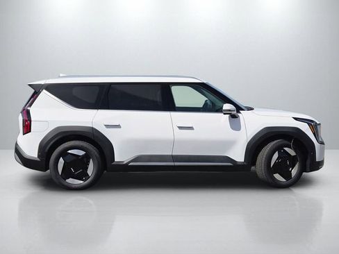 New 2026 Kia EV9 Wind image 5