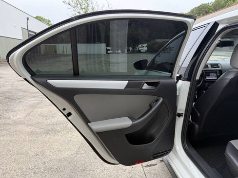 Used 2016 Volkswagen Jetta SEL Premium FWD image 33