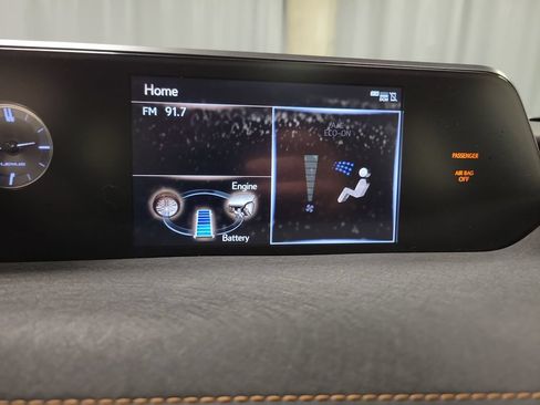 Used 2019 Lexus UX 250h AWD/4WD image 18