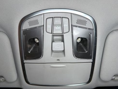 Used 2019 Hyundai Sonata Limited w/ Ultimate Package 04 FWD image 18