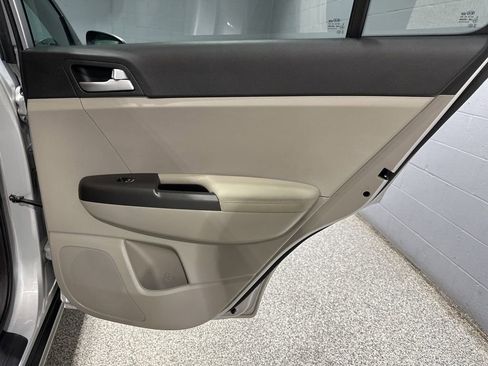 Used 2020 Kia Sportage LX AWD/4WD image 18