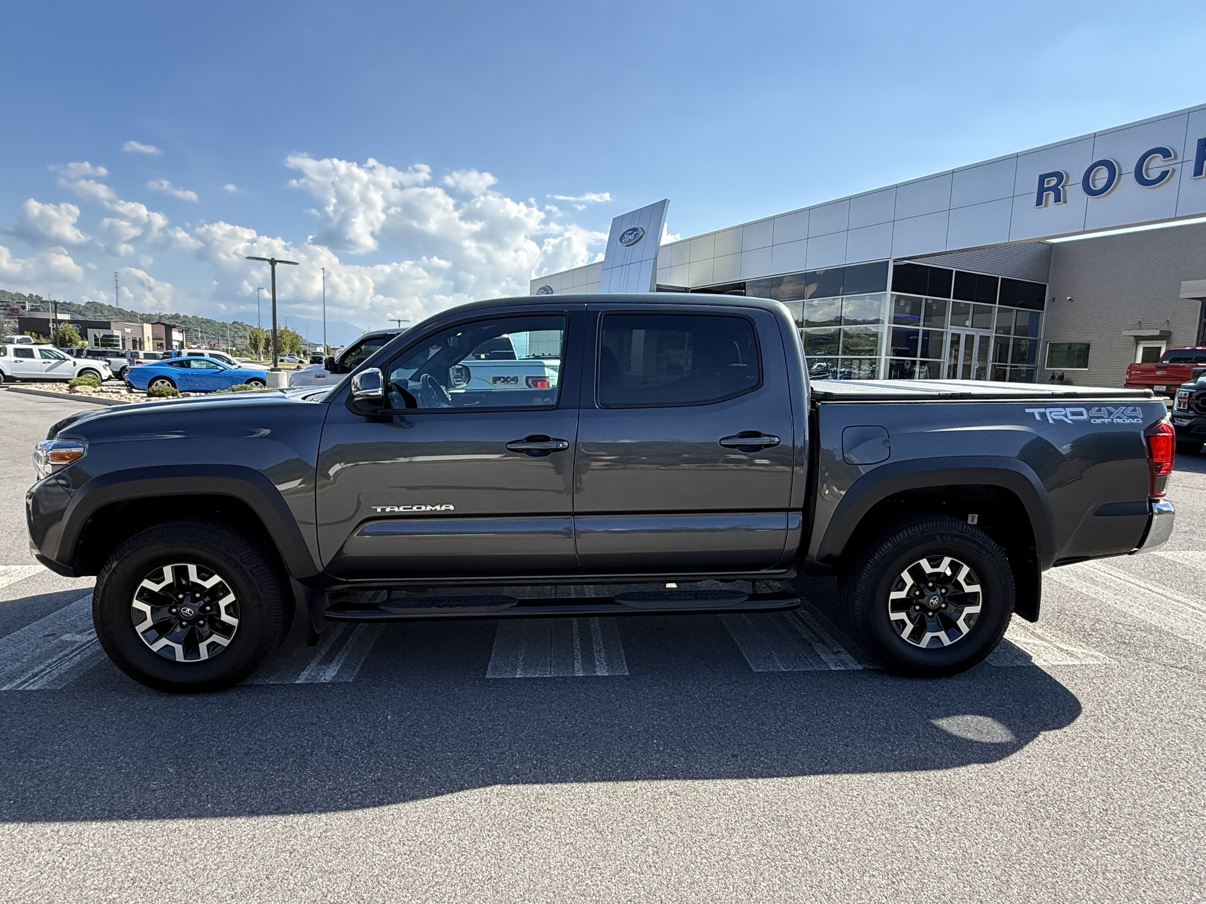 Used 2019 Toyota Tacoma TRD Off-Road AWD/4WD image 8