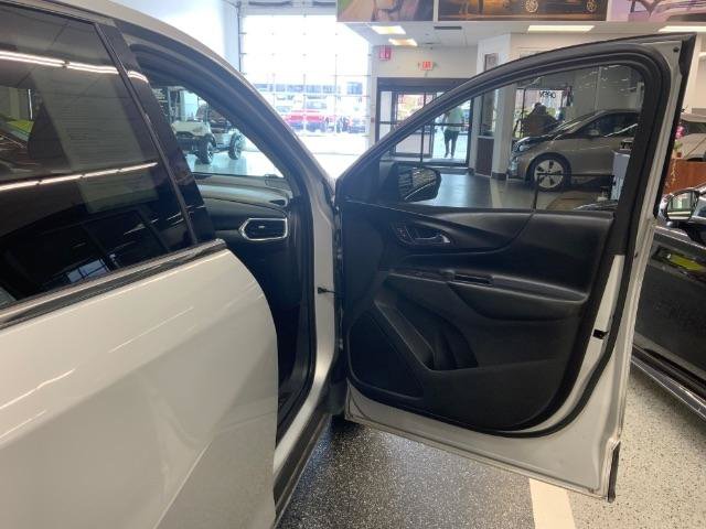Used 2018 Chevrolet Equinox LT FWD image 30