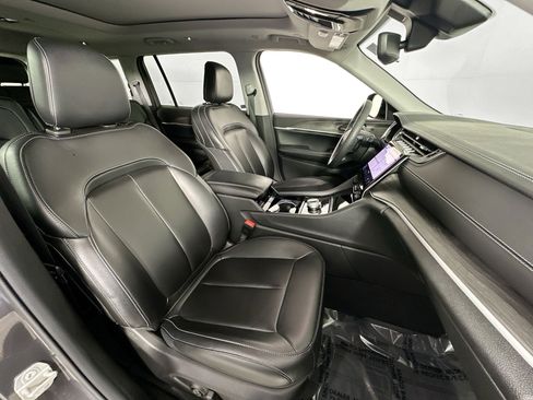 Used 2023 Jeep Grand Cherokee L Limited image 30