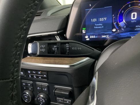 Used 2025 Chevrolet Tahoe High Country image 23