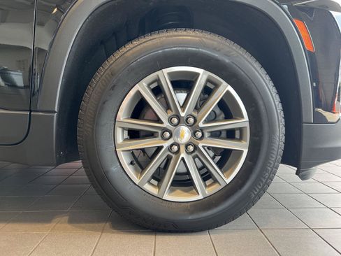 Used 2023 Chevrolet Traverse LT AWD/4WD image 32