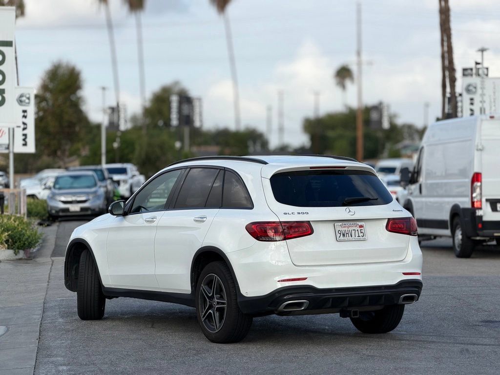 Used 2022 Mercedes-Benz GLC 300 4MATIC image 2