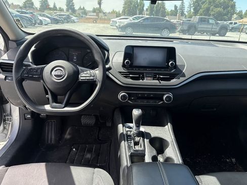 Used 2024 Nissan Altima 2.5 S FWD image 4