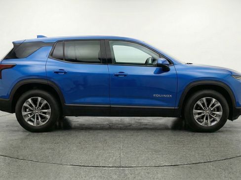 Used 2025 Chevrolet Equinox LT FWD image 11
