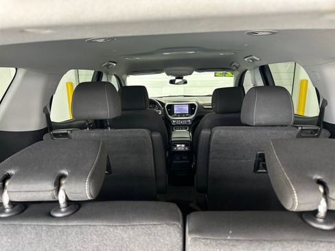 Used 2023 GMC Acadia SLE w/ Driver Convenience Package image 9