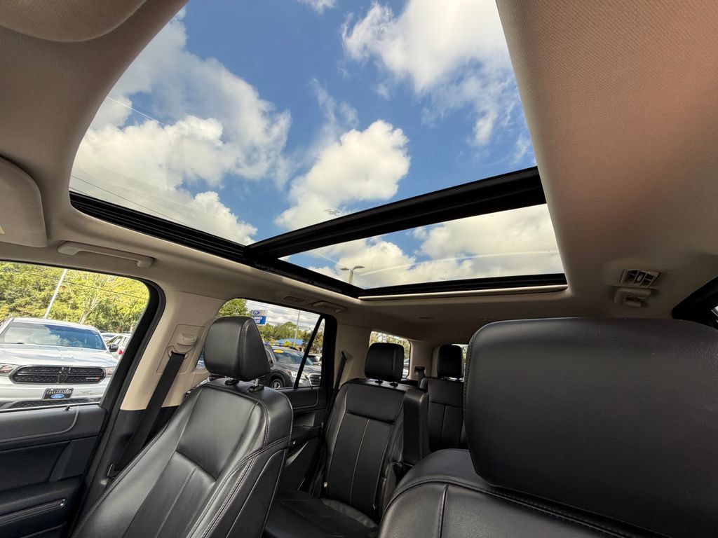 Used 2022 Ford Expedition XLT RWD image 32
