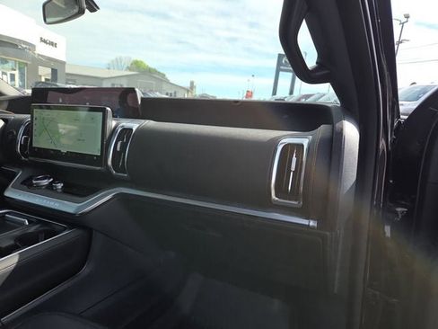 Used 2025 Ford Expedition Tremor AWD/4WD image 14