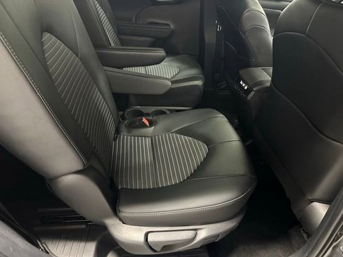 Used 2025 Toyota Highlander XSE AWD/4WD image 59
