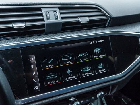 Used 2023 Audi Q3 2.0T Premium w/ Black Optic Sport Package image 16