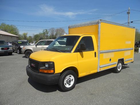 Used 2011 GMC Savana 3500 RWD image 3