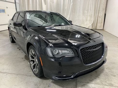 Used 2018 Chrysler 300 S image 2