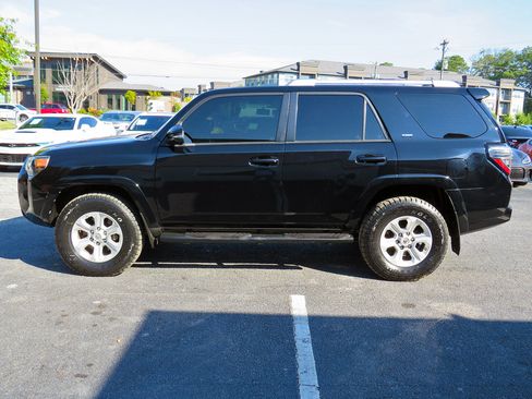Used 2016 Toyota 4Runner Limited image 10