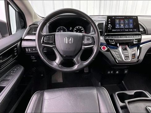 Certified 2025 Honda Odyssey Touring image 5