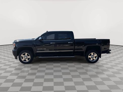 Used 2015 GMC Sierra 2500 Denali w/ Duramax Plus Package AWD/4WD image 4