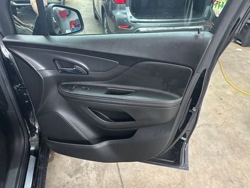 Used 2022 Buick Encore Preferred FWD image 20