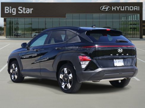 Used 2025 Hyundai Kona SEL image 3